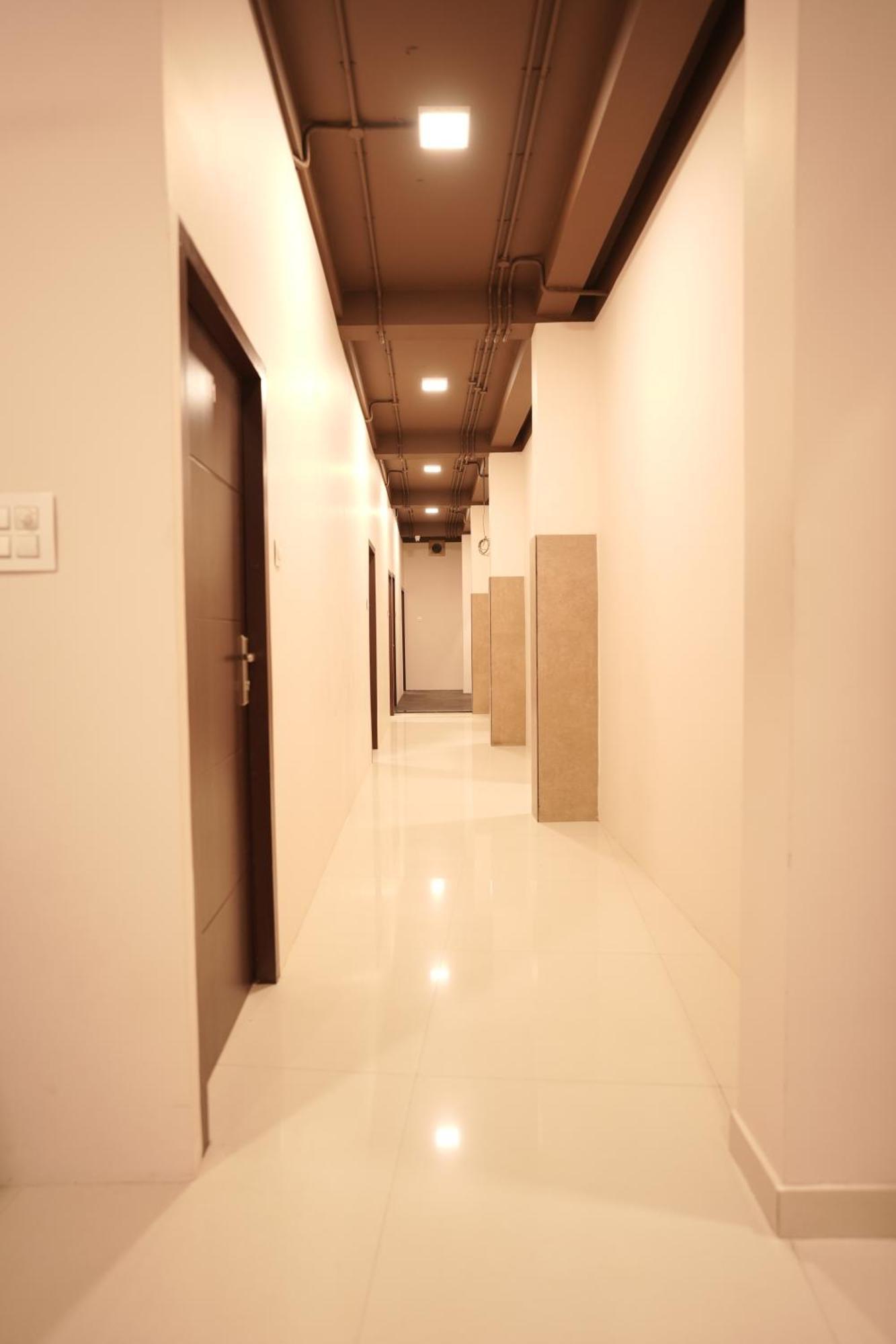 ホテル Reach Residency Kochi エクステリア 写真