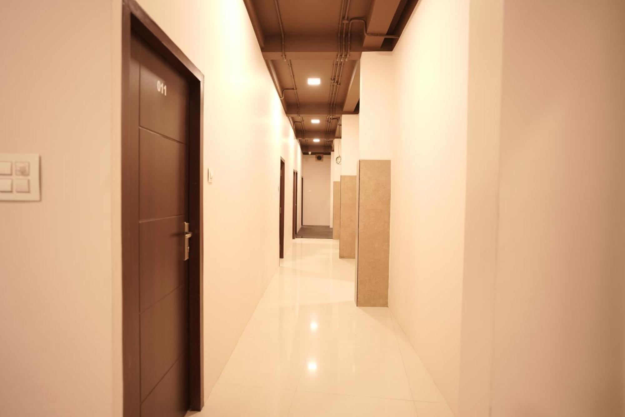 ホテル Reach Residency Kochi エクステリア 写真