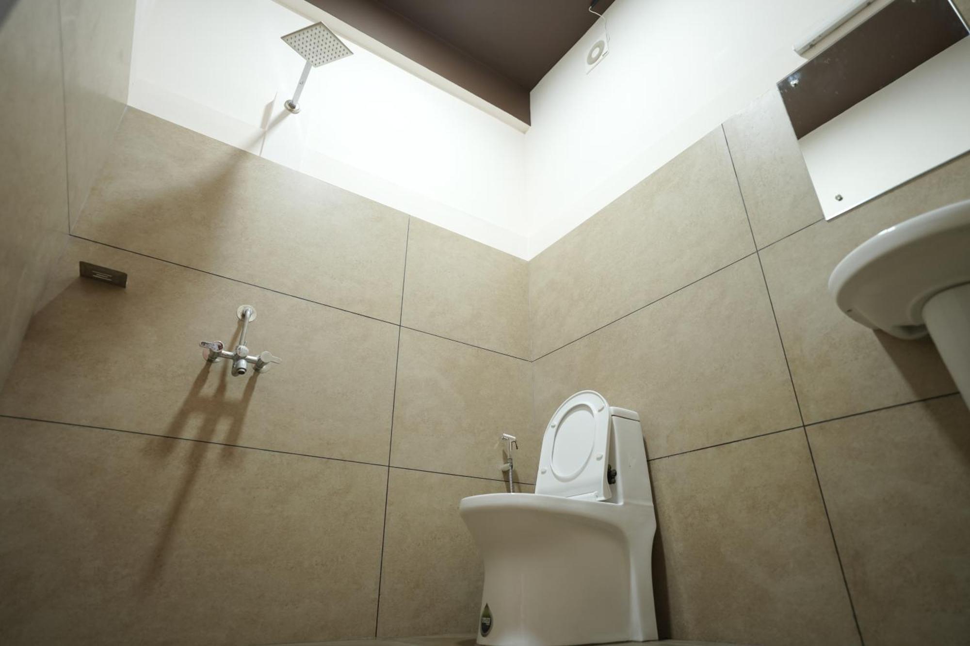 ホテル Reach Residency Kochi エクステリア 写真