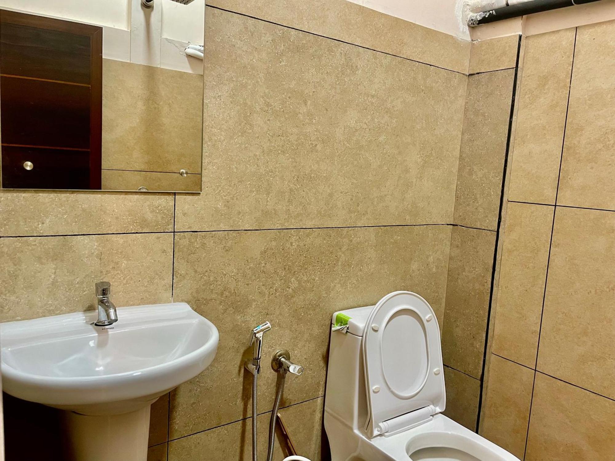 ホテル Reach Residency Kochi エクステリア 写真